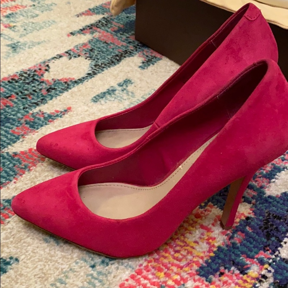 Shoes - Picture 3 of 9